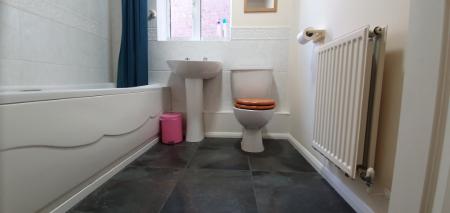 3 bedroom Semi-detached house to let in Gillquart Way, Coventry, CV1