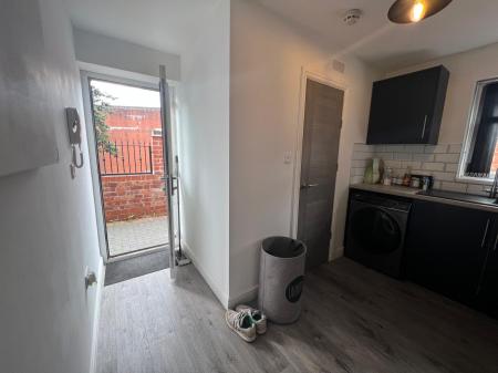 1 bedroom Flat to let in Brighton Street, Coventry, CV2