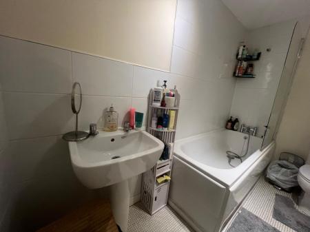 1 bedroom House share to let in Shortridge Drive, Coventry, CV6