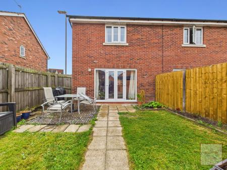 2 bedroom Mews house for sale in Abbey Park Way, Wychwood Village, Crewe, CW2