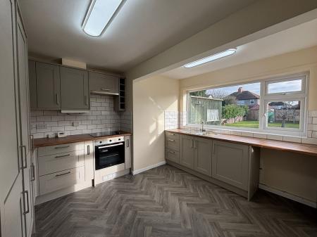 2 bedroom Bungalow to let in Wistaston Avenue, Crewe, CW2