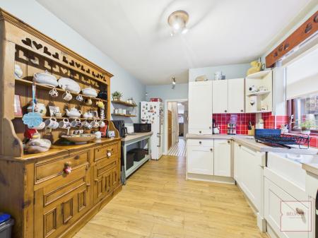 3 bedroom Terraced House for sale in Gainsborough Road, Crewe, CW2