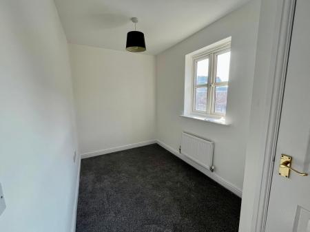 3 bedroom Semi-detached house to let in Golden Hill, Weston, CW2