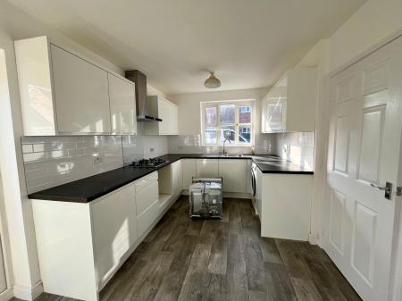 3 bedroom Semi-detached house to let in Golden Hill, Weston, CW2