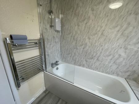 2 bedroom Flat to let in Arderne Ave, Crewe, CW2