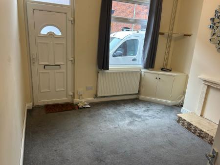 2 bedroom Terraced House to let in Heath Street, Newcastle-Under-Lyme, Stoke-On-Trent, ST5