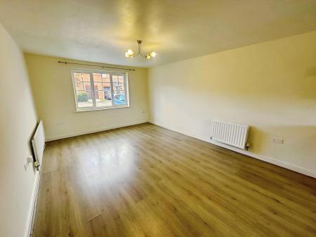 2 bedroom Flat to let in Blount Close, Crewe, CW1
