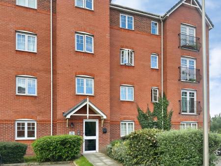 2 bedroom Flat to let in Blount Close, Crewe, CW1