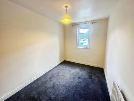2 bedroom Flat to let in Blount Close, Crewe, CW1