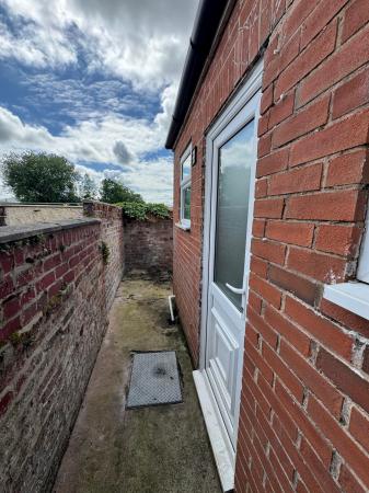 2 bedroom Terraced House to let in York Street, Latchford, Warrington, WA4