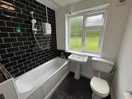 2 bedroom Flat to let in Arderne Avenue, Crewe, CW2