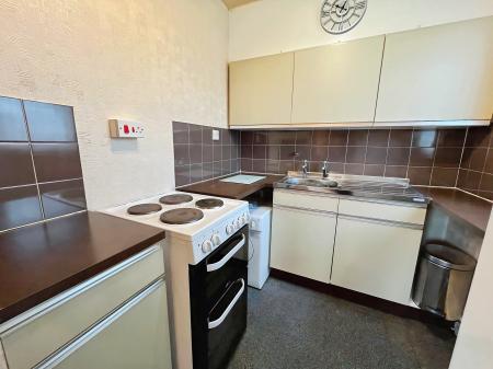 1 bedroom Studio flat to let in Hythe Avenue, Crewe, CW1