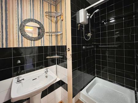 1 bedroom Studio flat to let in Hythe Avenue, Crewe, CW1