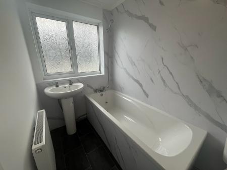 3 bedroom Semi-detached house to let in Newfield Drive, Crewe, CW1