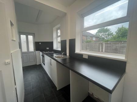 3 bedroom Semi-detached house to let in Newfield Drive, Crewe, CW1