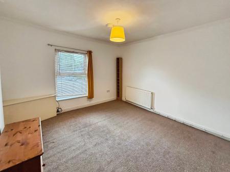 1 bedroom Flat to let in Market Street, Crewe, CW1