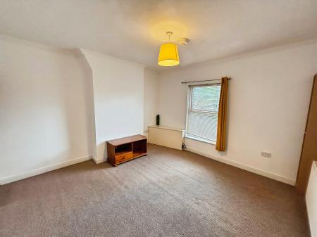 1 bedroom Flat to let in Market Street, Crewe, CW1