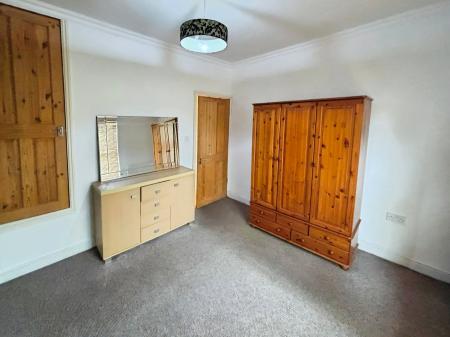 1 bedroom Flat to let in Market Street, Crewe, CW1