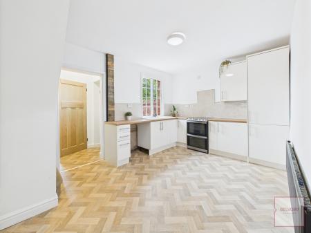 3 bedroom End of terrace house to let in Dorfold Street, Crewe, CW1