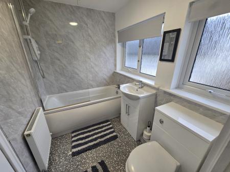 2 bedroom House share to let in Chaucer Avenue, Egremont, CA22