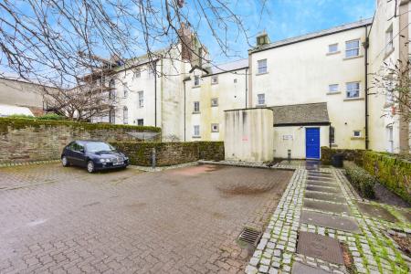 2 bedroom Flat for sale in Roper Street, Whitehaven, CA28