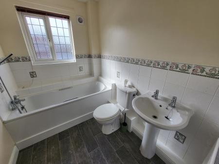 3 bedroom Detached house to let in Meadow Vale, Seaton, Workington, CA14