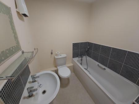 2 bedroom Flat to let in Atlantic Way, City Point, Derby, DE24