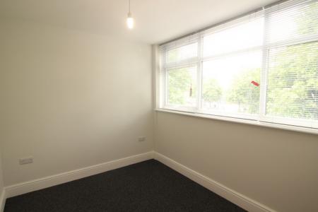 1 bedroom Flat to let in Market Place, Heanor, DE75