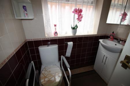 2 bedroom Bungalow for sale in Hunt Avenue, Heanor, DE75