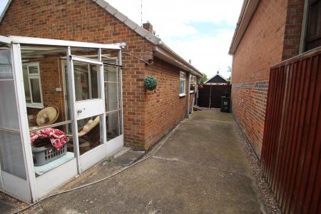 2 bedroom Bungalow for sale in Hunt Avenue, Heanor, DE75