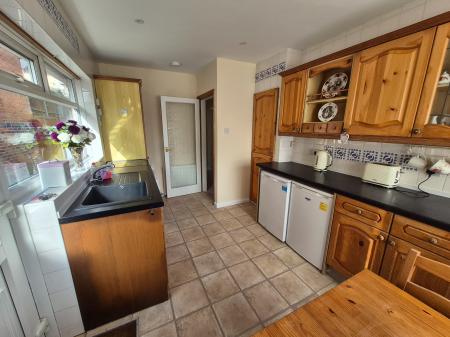 2 bedroom Bungalow for sale in Hunt Avenue, Heanor, DE75
