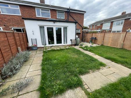 4 bedroom Semi-detached house for sale in Sandy View, Biggleswade, SG18