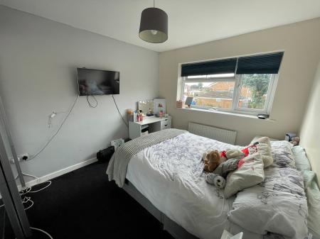 4 bedroom Semi-detached house for sale in Sandy View, Biggleswade, SG18