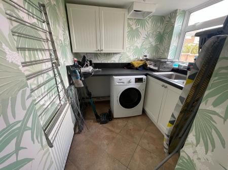 4 bedroom Semi-detached house for sale in Sandy View, Biggleswade, SG18