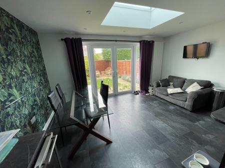 4 bedroom Semi-detached house for sale in Sandy View, Biggleswade, SG18