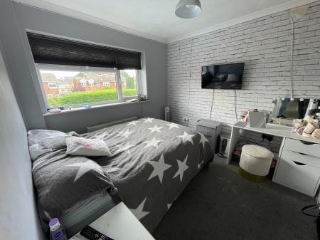 4 bedroom Semi-detached house for sale in Sandy View, Biggleswade, SG18