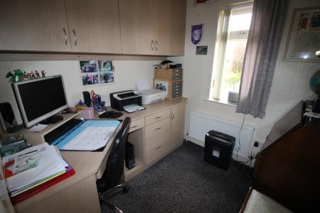 3 bedroom Semi-detached house for sale in Stainsby Avenue, Heanor, DE75