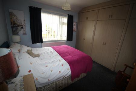 3 bedroom Semi-detached house for sale in Stainsby Avenue, Heanor, DE75