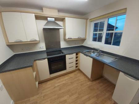 2 bedroom Flat to let in Hendeley Court, Burton Upon Trent, DE14