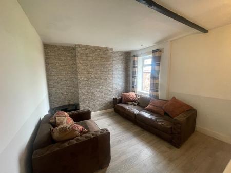 1 bedroom Flat to let in Ray Street, Heanor, DE75