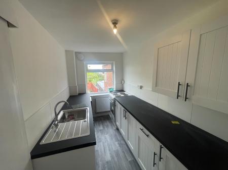 1 bedroom Flat to let in Ray Street, Heanor, DE75