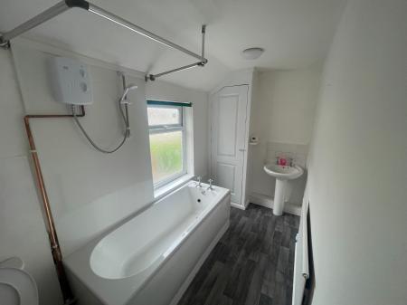 1 bedroom Flat to let in Ray Street, Heanor, DE75