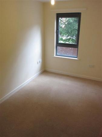 2 bedroom Flat to let in Carrington Street, Derby, DE1