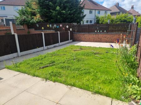 3 bedroom Semi-detached house to let in Peacock Place, Church Street, Ilkeston, DE7