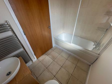 2 bedroom Flat to let in Caesar Street, Chester Green, Derby, DE1