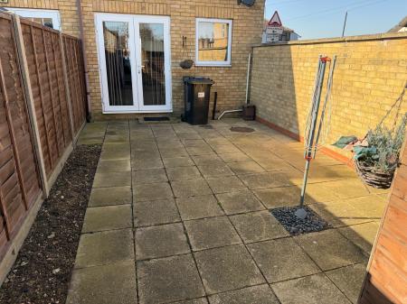 2 bedroom Semi-detached house for sale in St Neots Road, Sandy, SG19