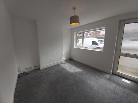 2 bedroom Terraced House to let in Loscoe Grange, Heanor, DE75