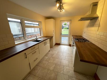 3 bedroom Terraced House to let in Greenhills Road, Eastwood, NG16