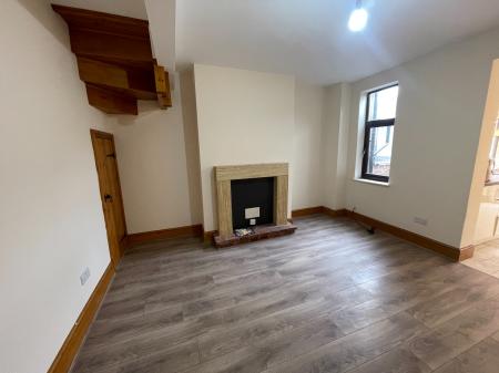 3 bedroom Terraced House to let in Greenhills Road, Eastwood, NG16