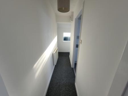 3 bedroom Flat to let in Valley Drive, Newthorpe, NG16